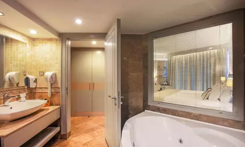 هتل کاریسما دلوکس کوش آداسی هتل کاریسما دلوکس کوش آداسی